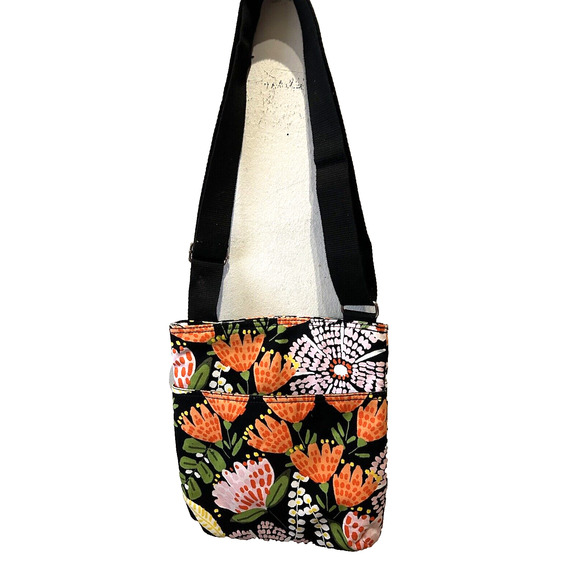Thirty-One Black And Orange Floral Double Adjustable Handle Front Pocket bag - Picture 6 of 10